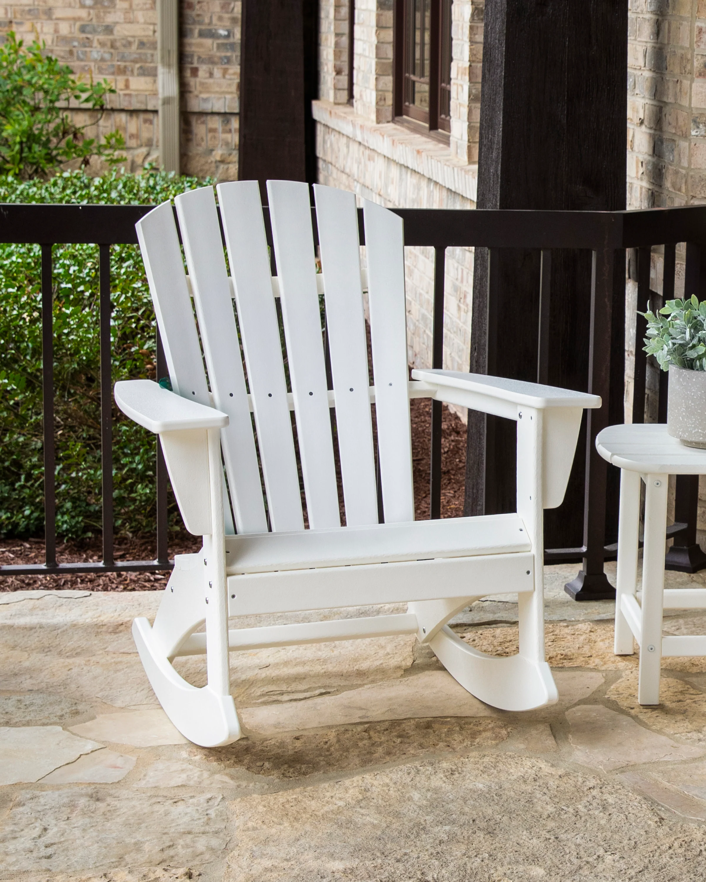 Grant Park Traditional Curveback Adirondack Rocking Chair - Image 2